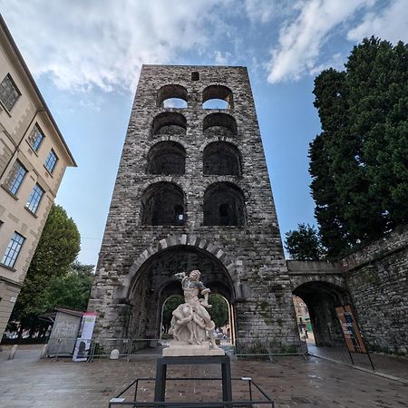 Bright Flat Just 10 Minutes From The City Centre Como Exterior photo
