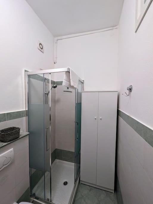 Bright Flat Just 10 Minutes From The City Centre Como Exterior photo