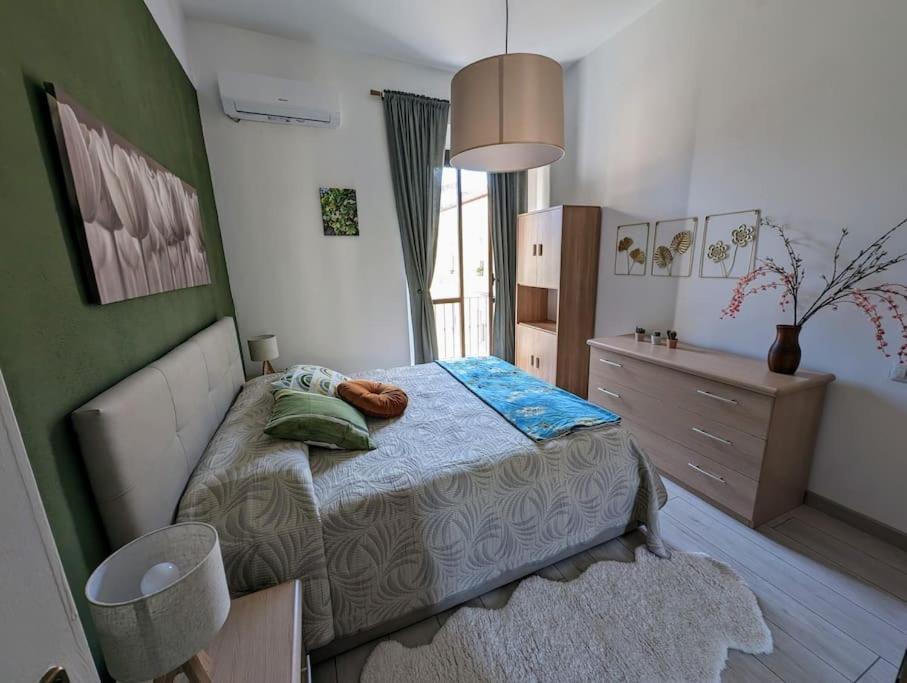 Bright Flat Just 10 Minutes From The City Centre Como Exterior photo