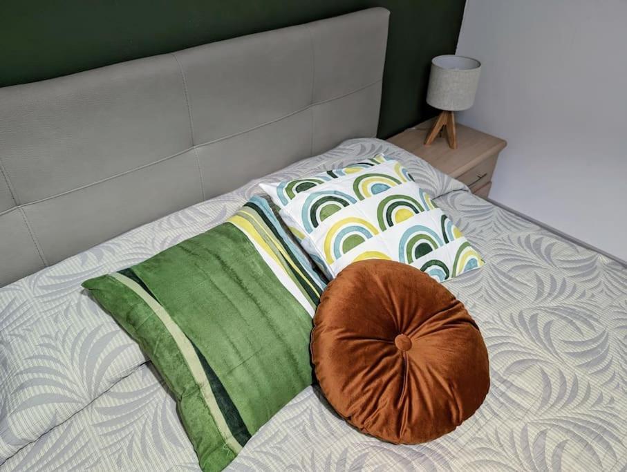 Bright Flat Just 10 Minutes From The City Centre Como Exterior photo