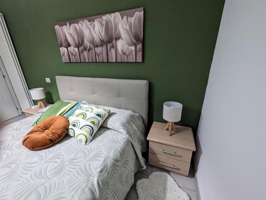Bright Flat Just 10 Minutes From The City Centre Como Exterior photo