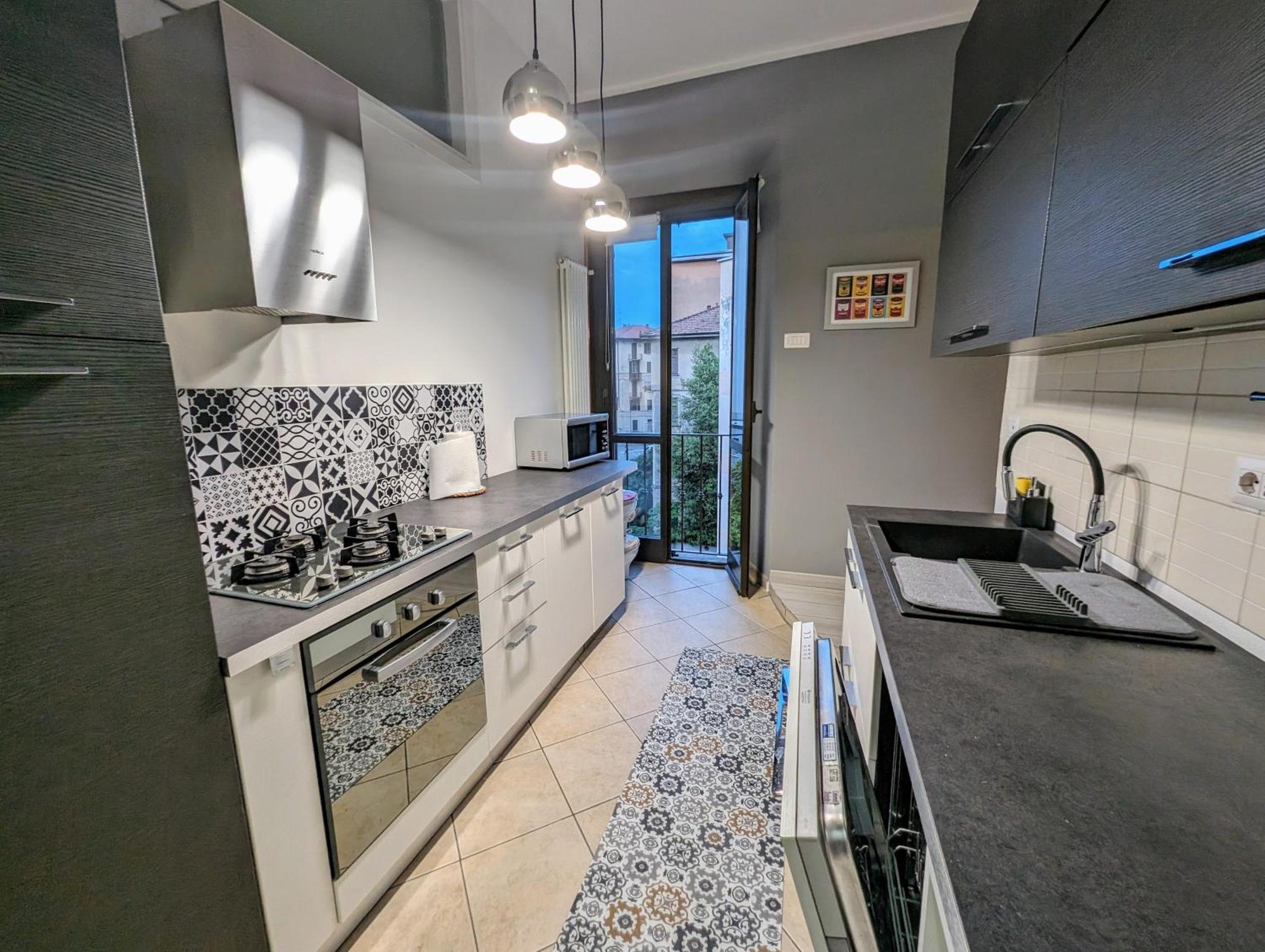Bright Flat Just 10 Minutes From The City Centre Como Exterior photo